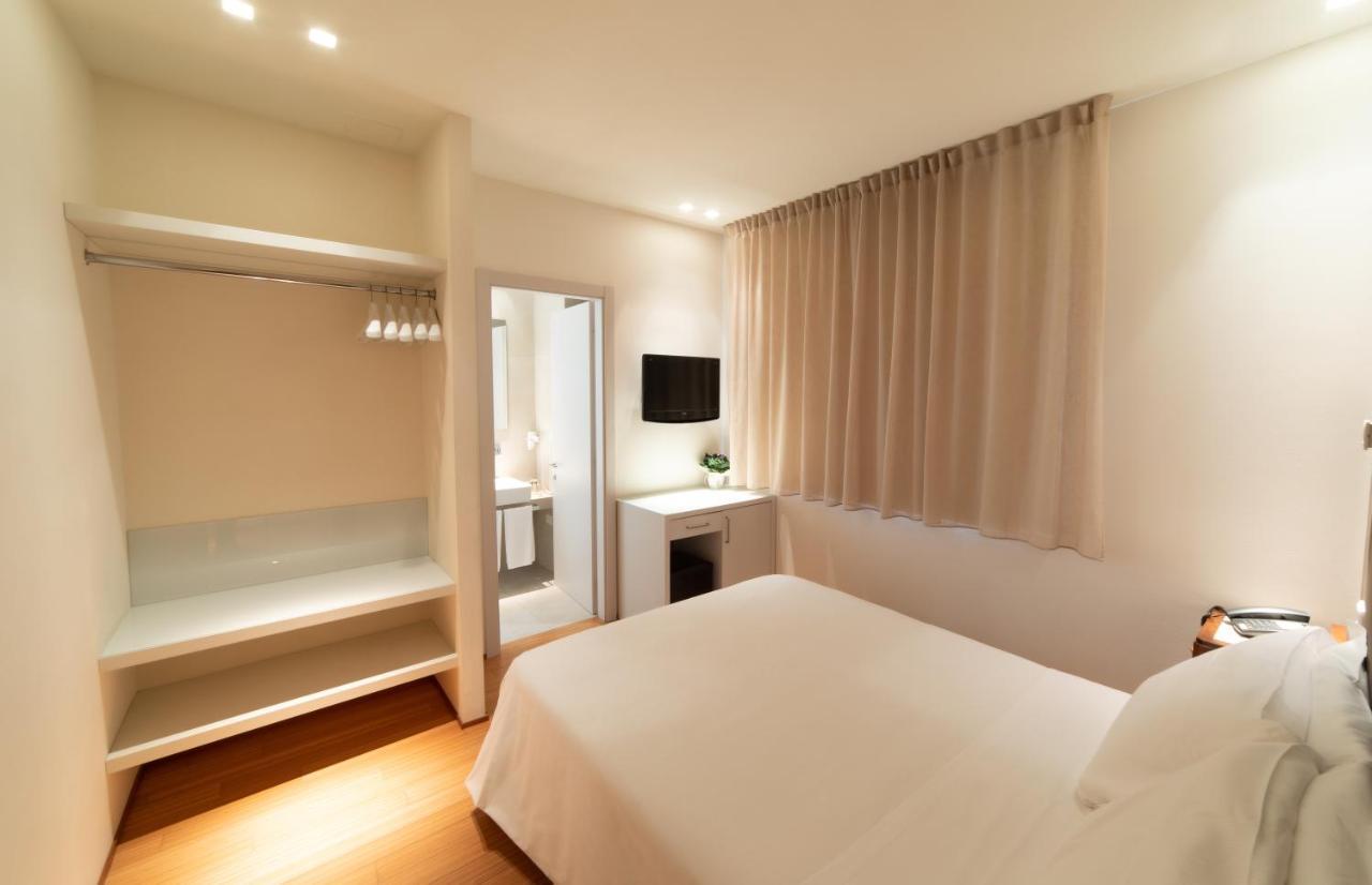Hotel Country House La Radice チヴィタノーヴァ・マルケ エクステリア 写真