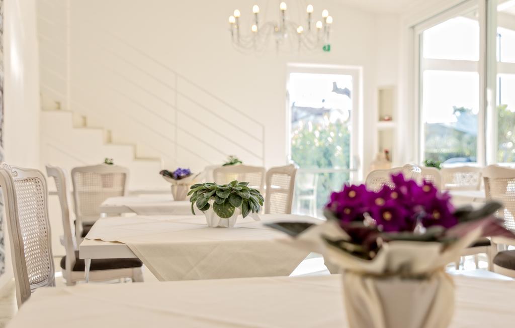 Hotel Country House La Radice チヴィタノーヴァ・マルケ エクステリア 写真