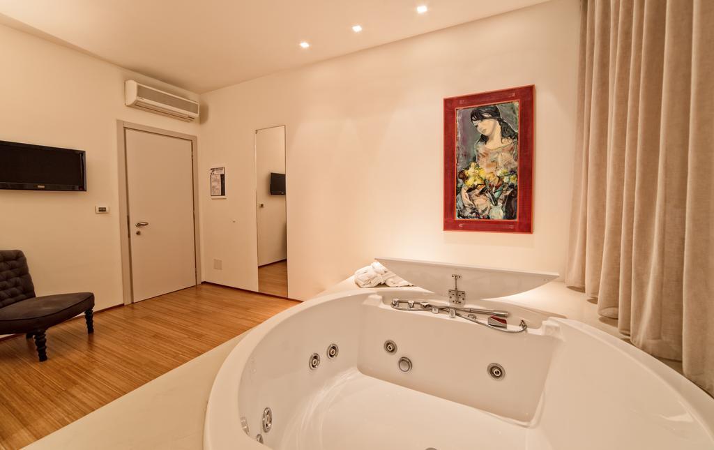Hotel Country House La Radice チヴィタノーヴァ・マルケ 部屋 写真