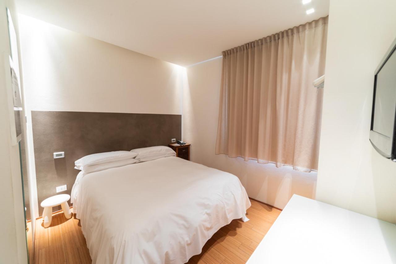 Hotel Country House La Radice チヴィタノーヴァ・マルケ 部屋 写真