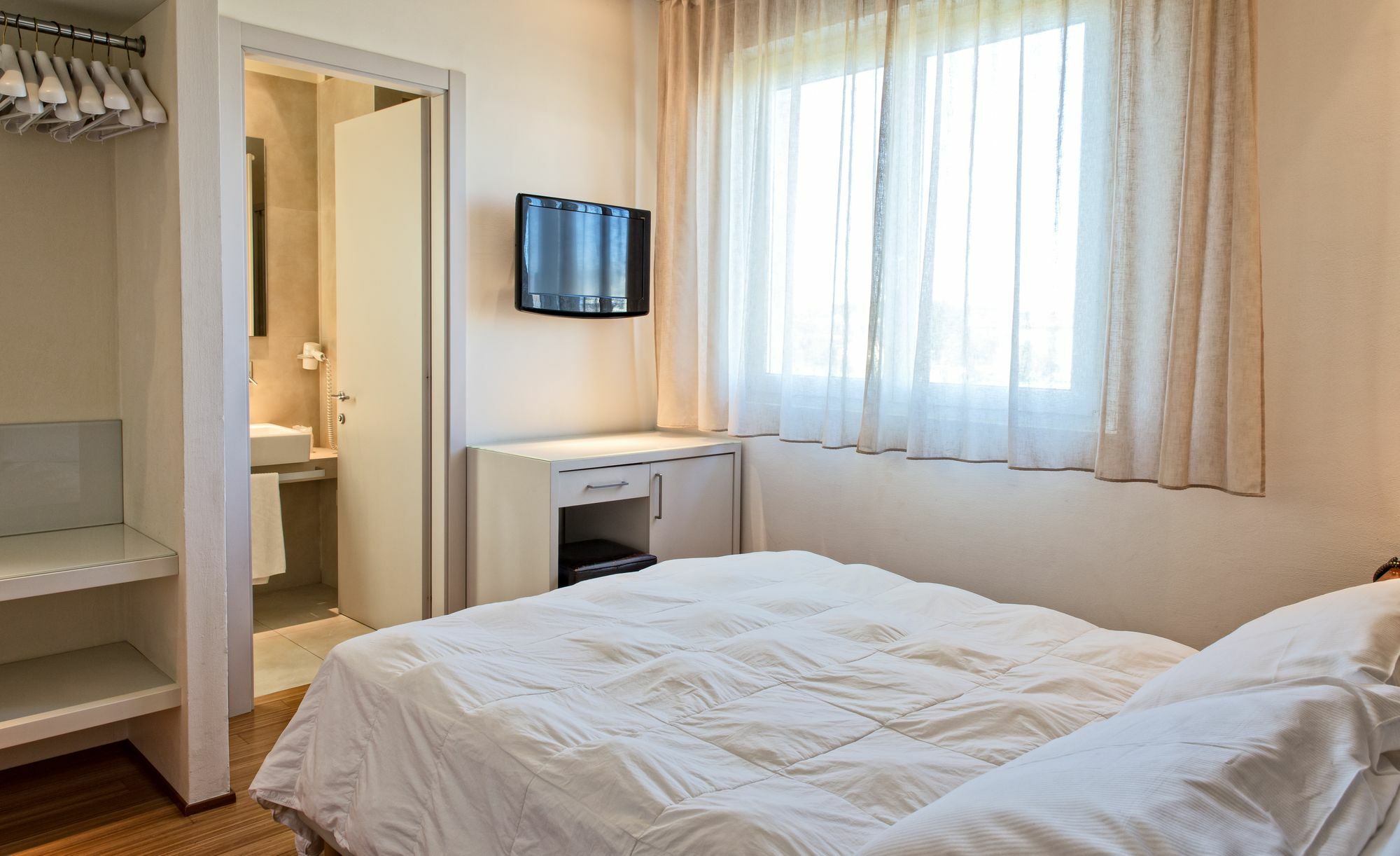 Hotel Country House La Radice チヴィタノーヴァ・マルケ エクステリア 写真